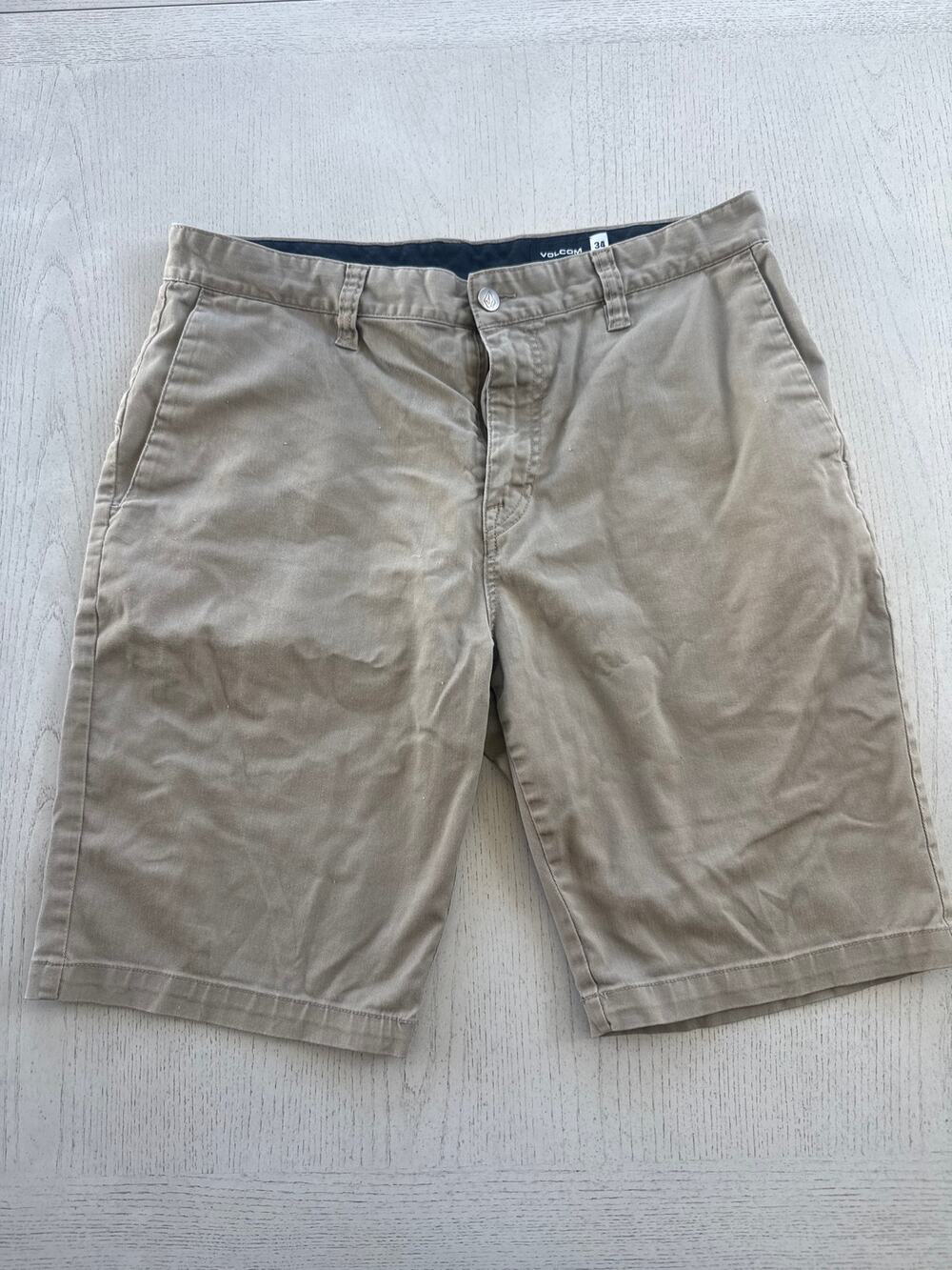 Volcom Khaki Chino Mens Shorts Beige Size 34 SoCal California Surfer